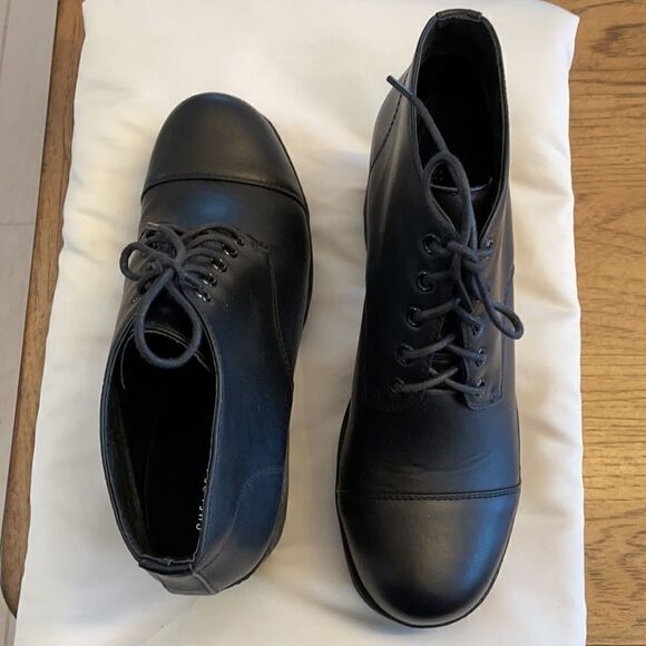 CHELSEA CREW BLACK PLATFORM BOOTIES.  NEW - Picture 6 of 9